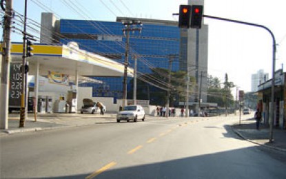 Avenida Amador Bueno da Veiga